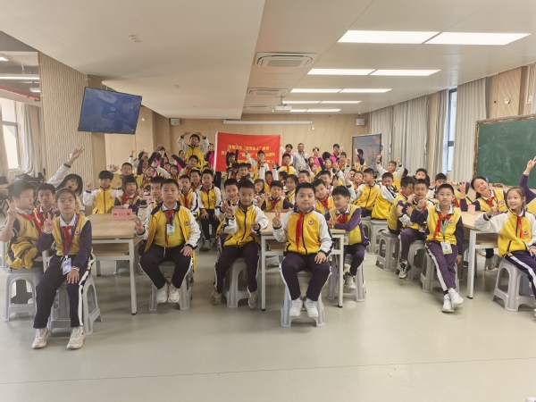 点燃科技梦想| 机器人学院教工第二党支部科普活动走...